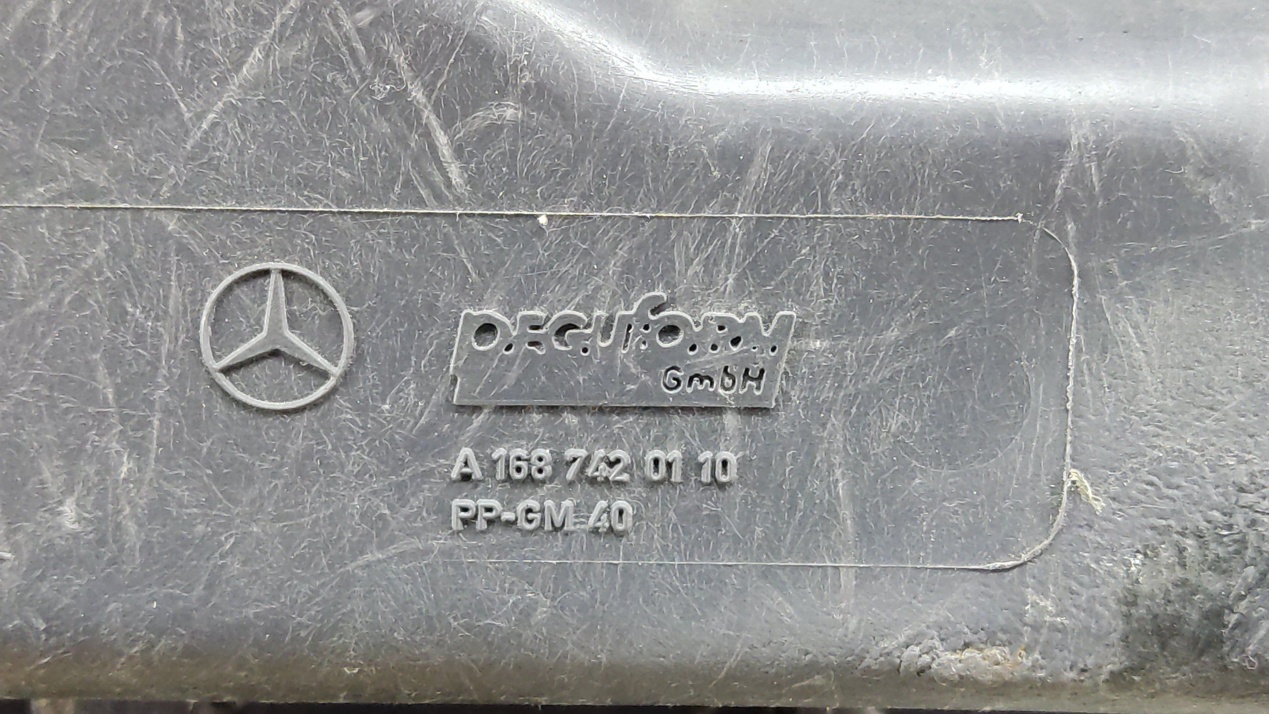 Mercedes A-Class W168 1997-2004 крышка багажника A1687420110