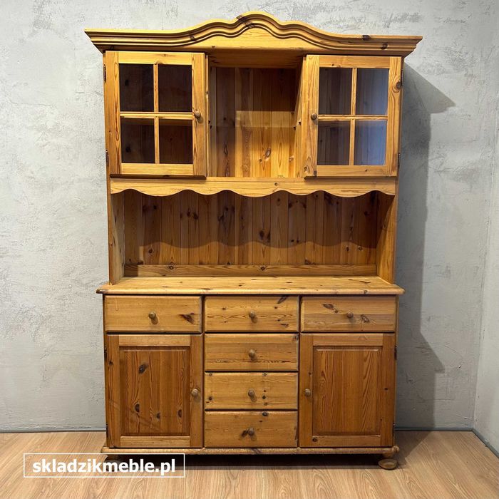 110925 Klasyczny skandynawski kredens sosnowy o szerokości 140 cm