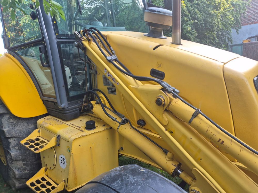 Koparko-ładowarka New Holland NH95