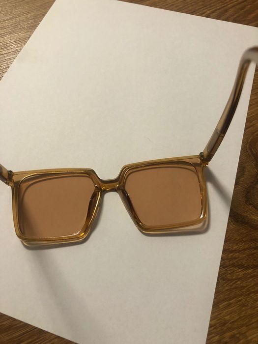 Brązowe okulary przeciwsłoneczne