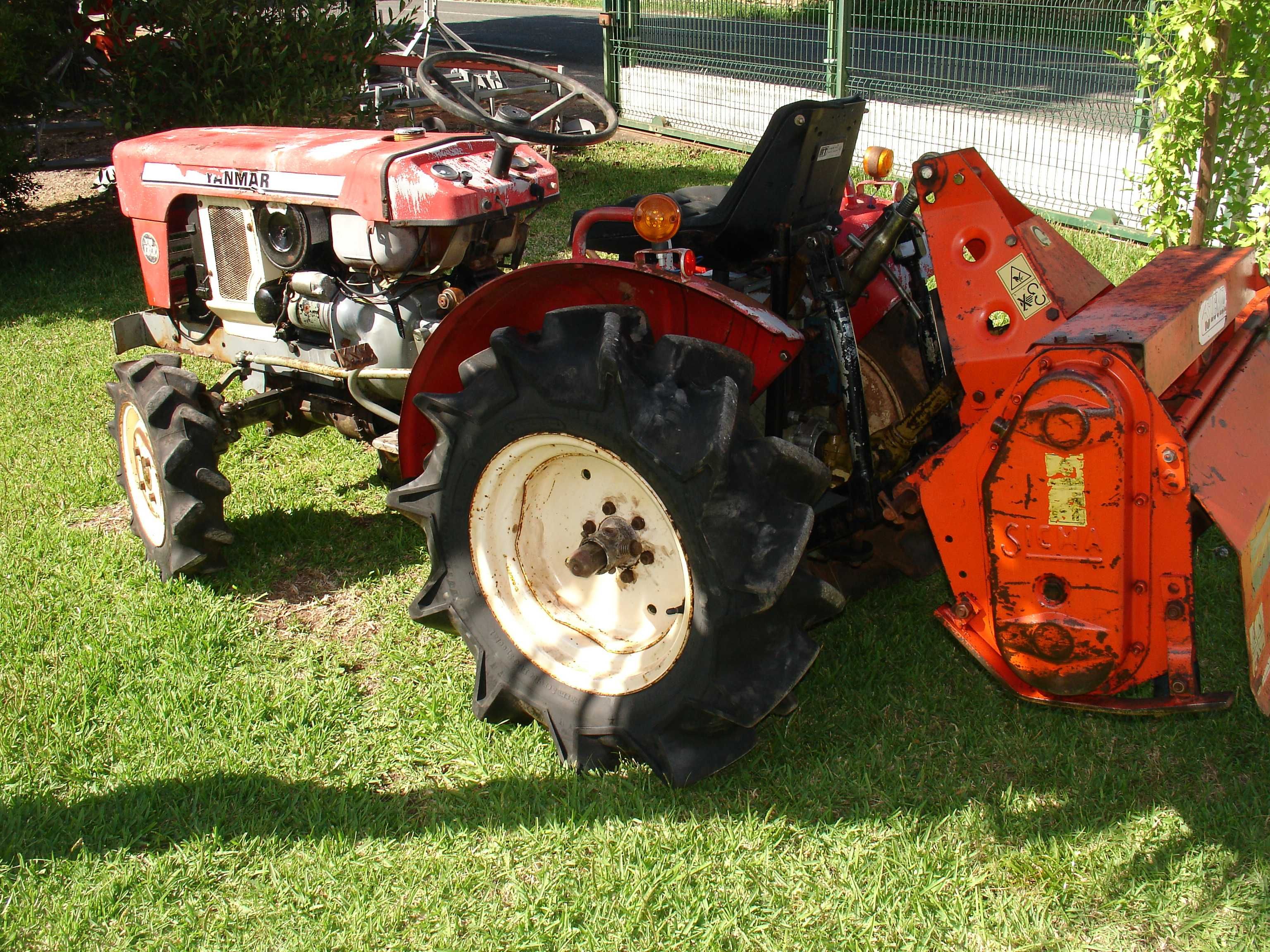 Tractor Usado Sem Matrícula Yanmar 1300 com Frese Sigma