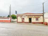 Propriedade Versátil na Raposa (Santarém) com Múltiplas Oportunidades