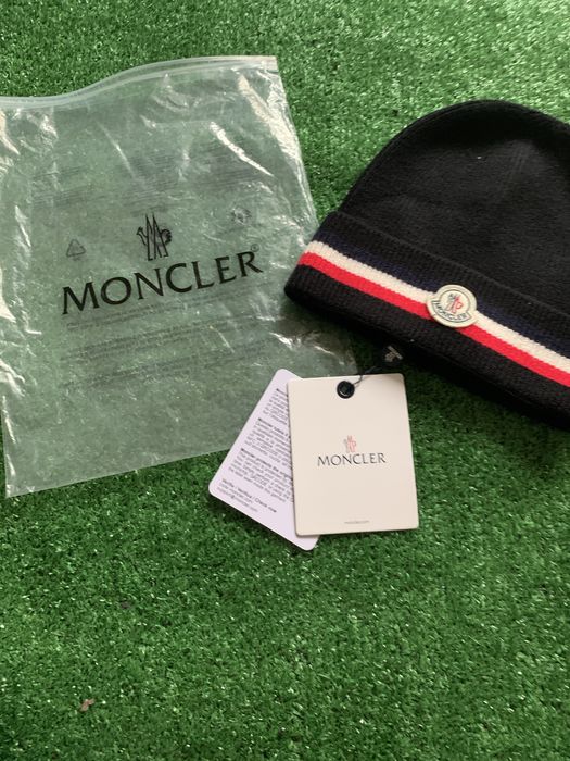 Шапка moncler на зиму