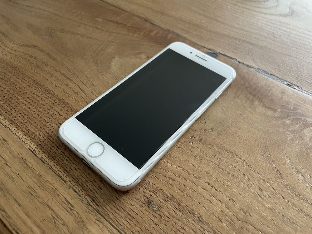 Iphone 8 . Apple