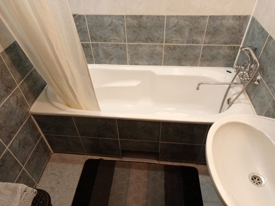 Трьохкімнатна квартира Подобово!!!