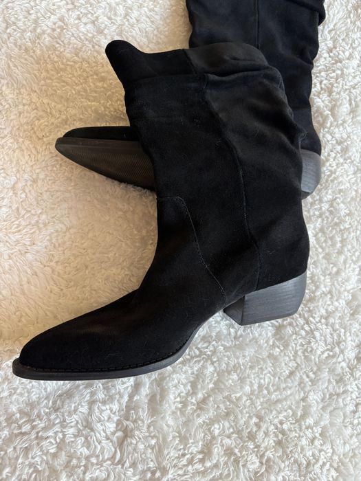 Козаки. Натуральна замша. 38 розмір. Нові.