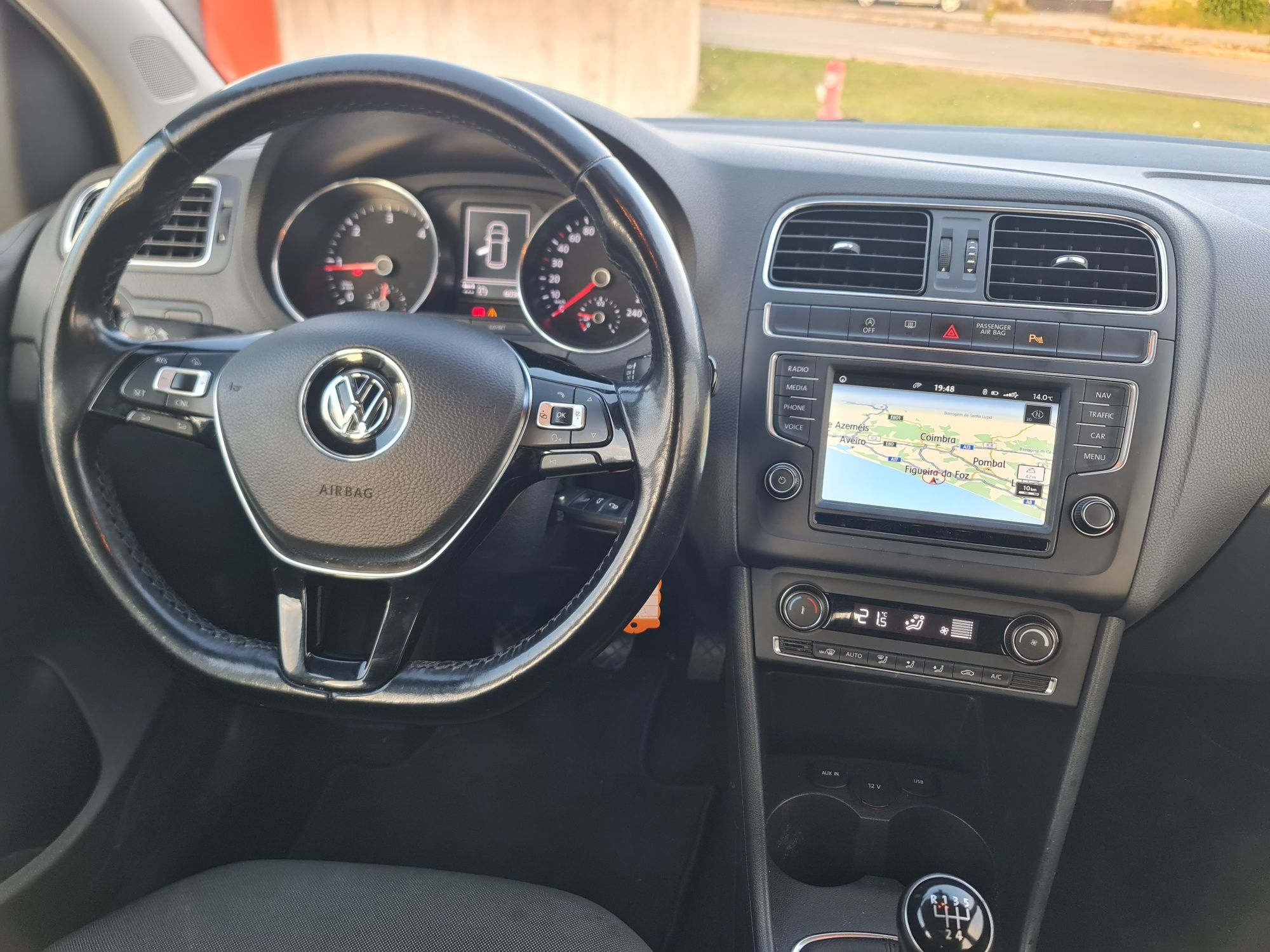 2017 VW Polo 1.4 Tdi impecável!