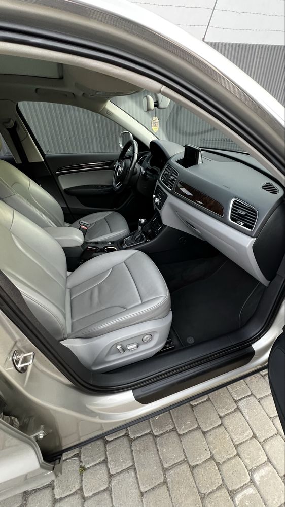 Продам Audi Q3 2.л бензин