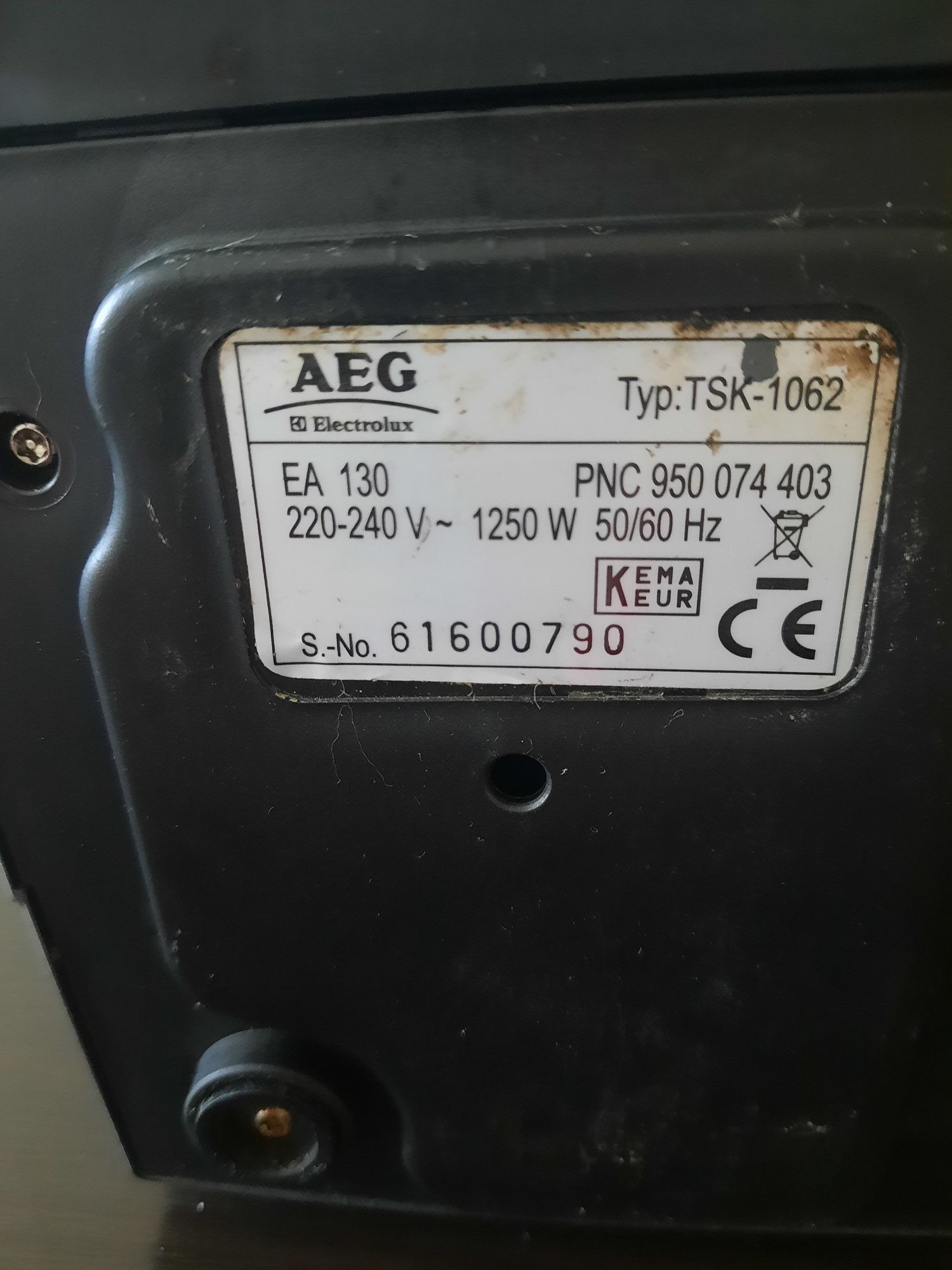 Ekspres do kawy kolbowy AEG