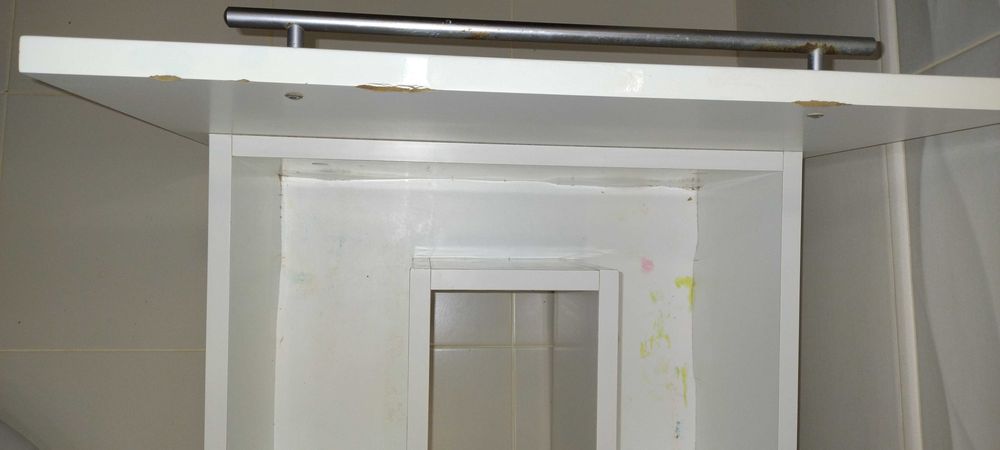 Вмивальник з підвісною тумбою