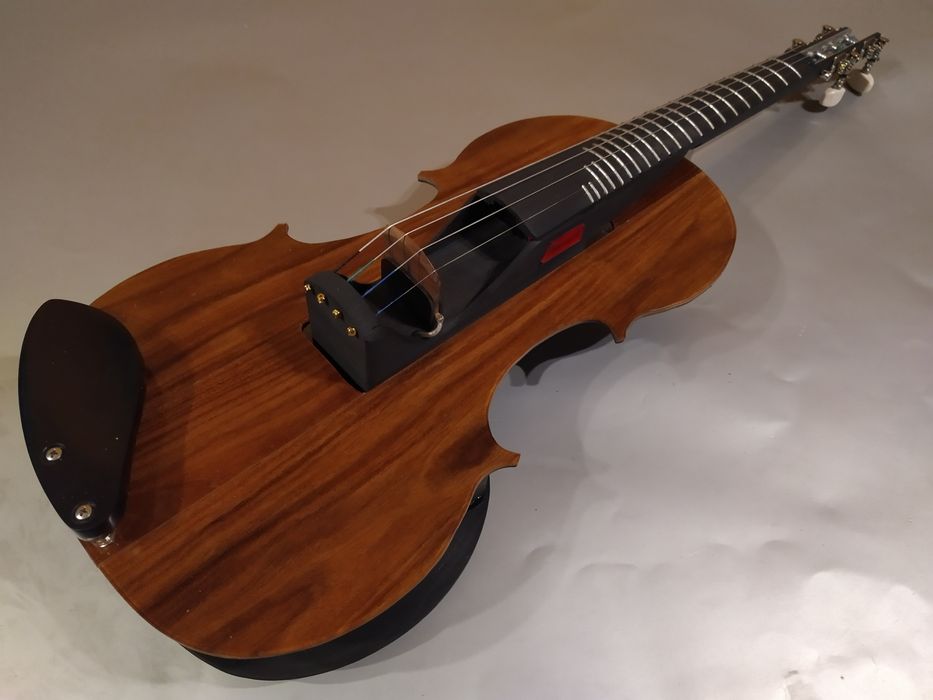 3/4 lutnicze kompozytowe skrzypce elektryczne Makowski Aurum.
Top pal