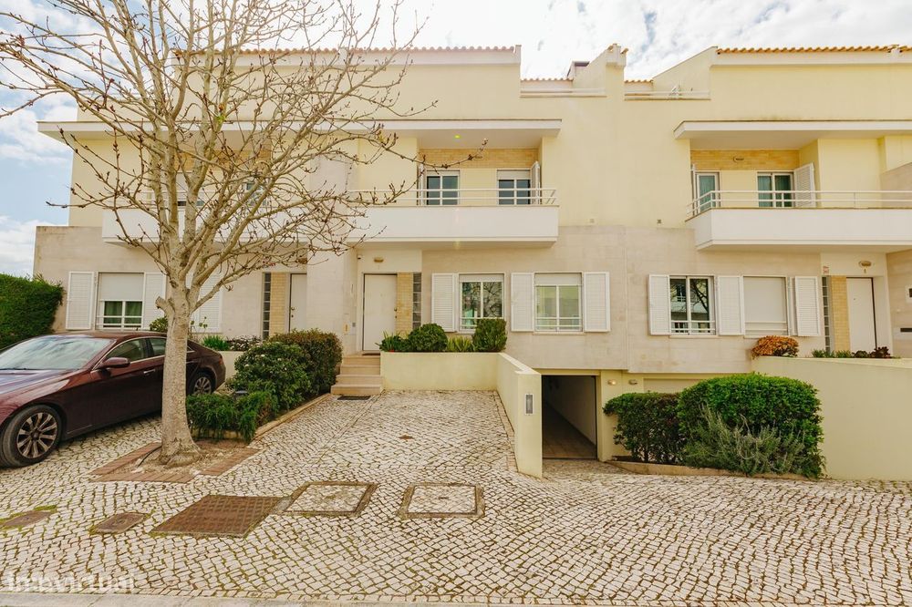 Moradia em Alcochete com Jardim e Piscina Comum