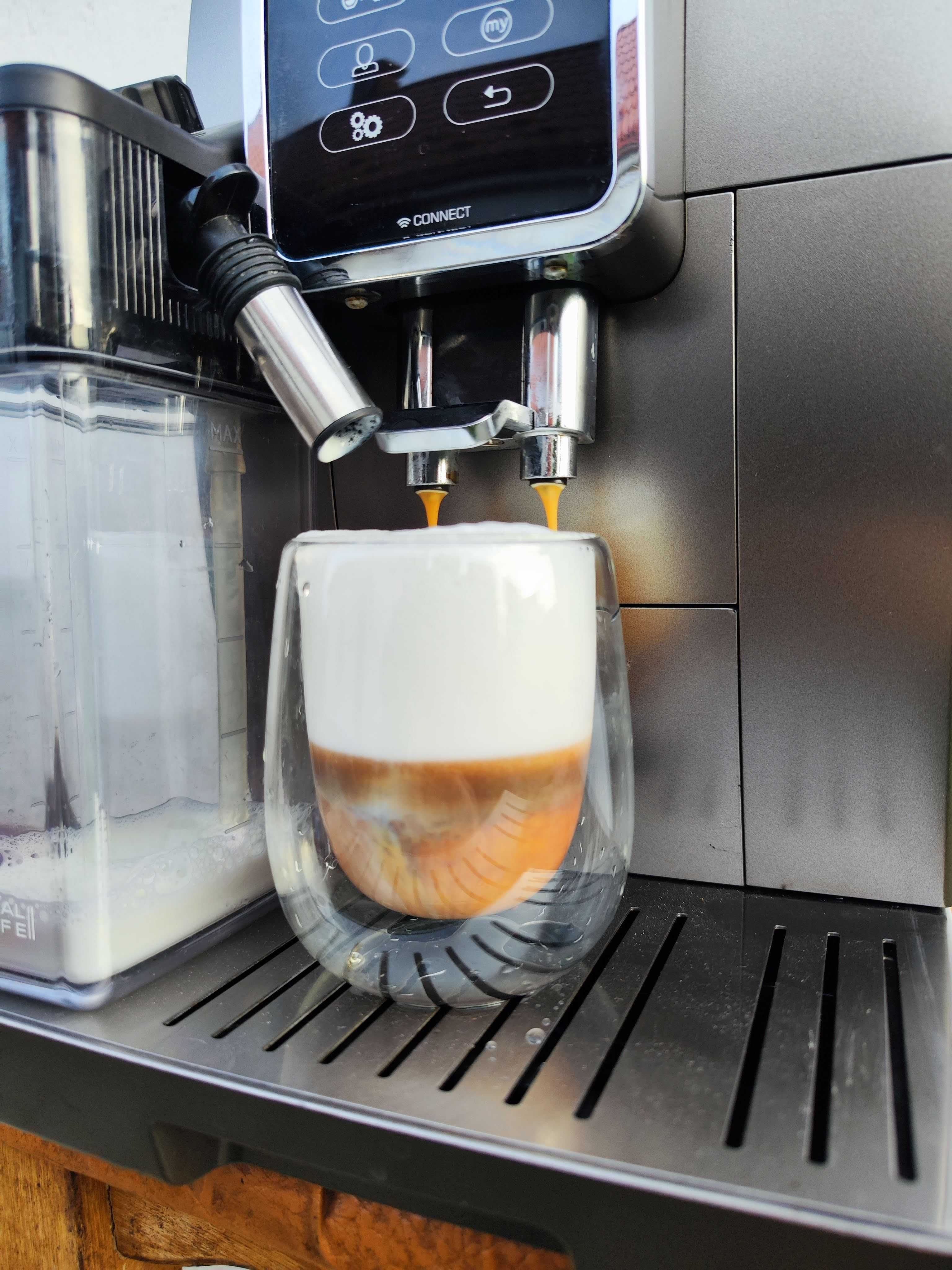 Кавомашина кофемашина DeLonghi Dinamica Plus ECAM 370.95 Bluetooth