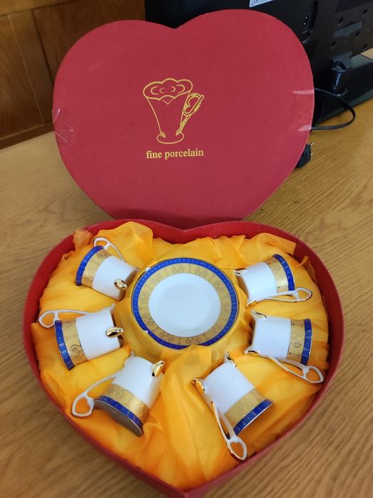 Conjunto 6 chávenas de café com pires + manteiga Arcopal