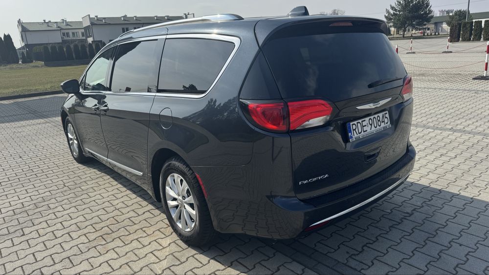 Chrysler Pacyfica ll rok 2020 wersja 7 osobowa 3,6 benzyna