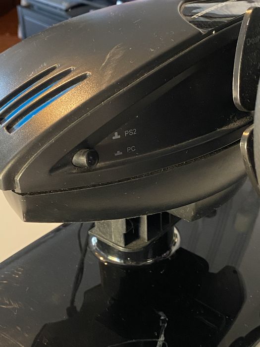 Volante c/pedais Thrustmaster