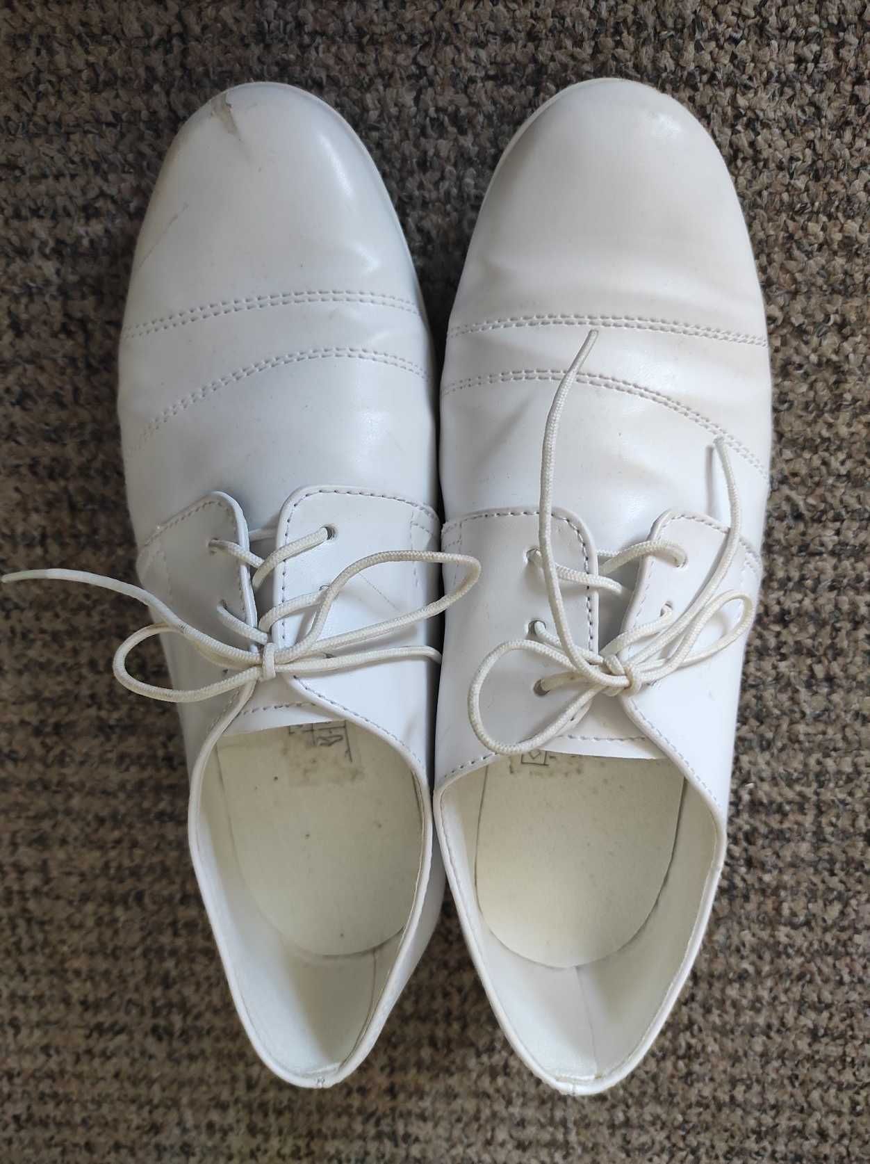 Buty białe, komunijne rozm. 34