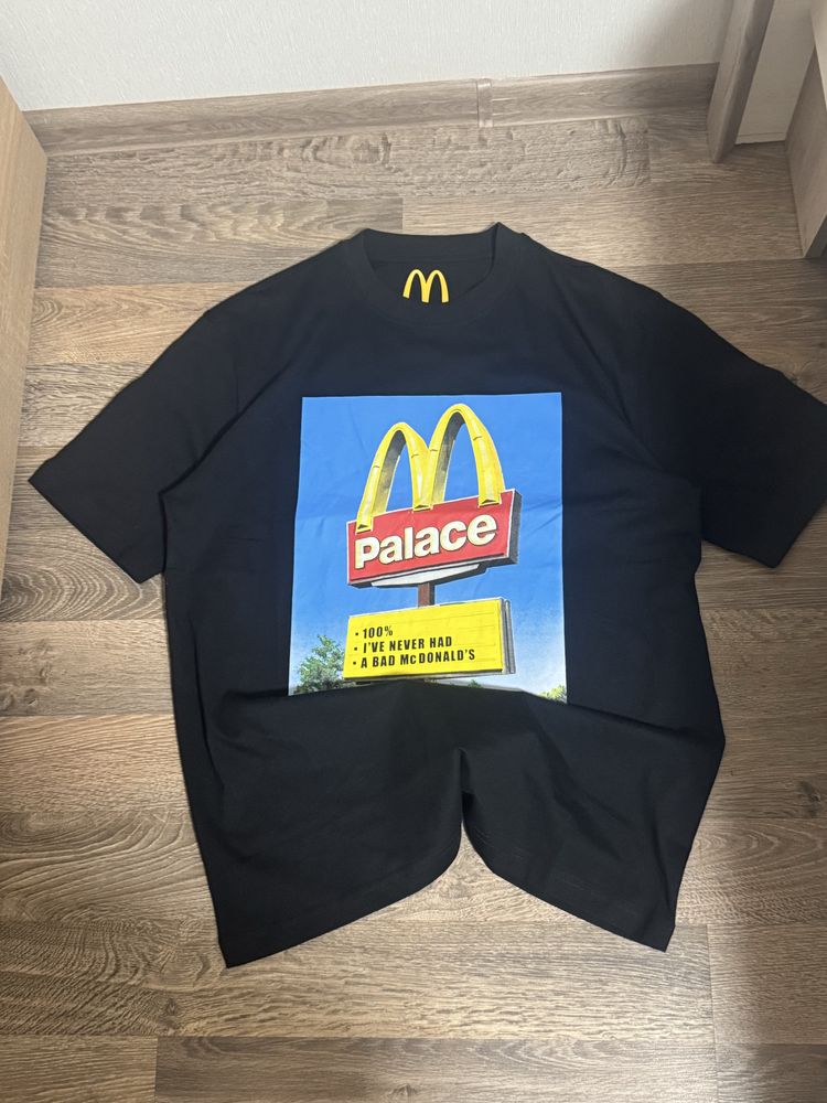 Вещь от бренда Palace