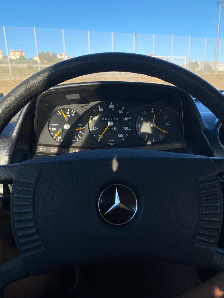 Mercedes 300D W123