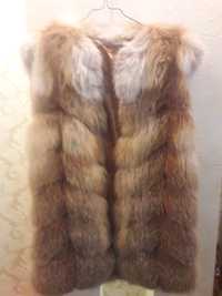 Женская меховая жилетка из лисы