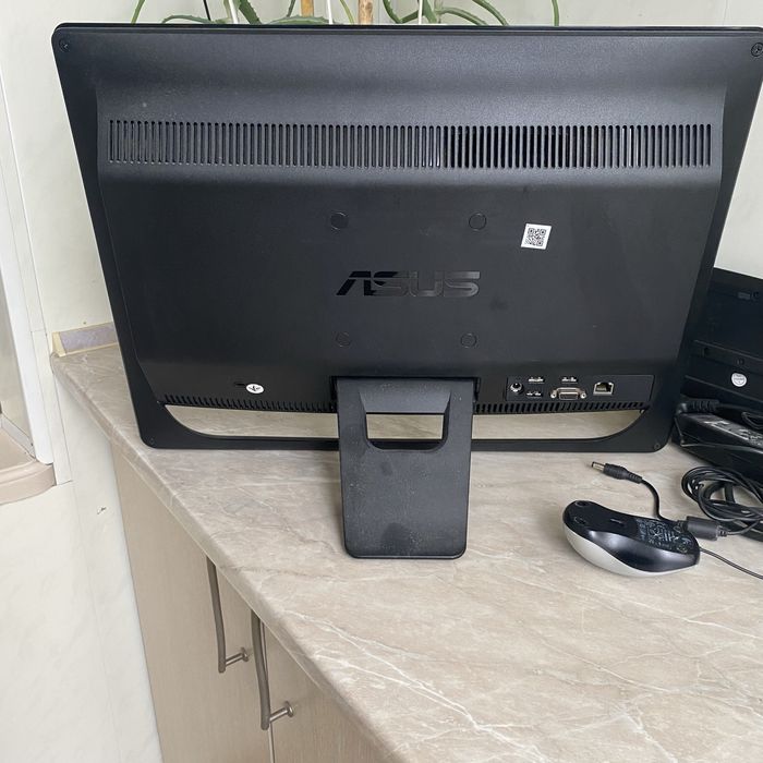 Моноблок ASUS в гарному стані.