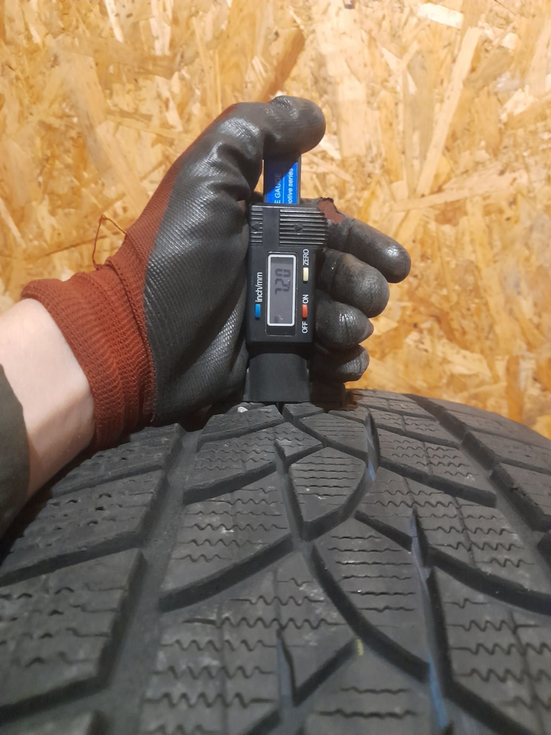 Шини Goodyear UltraGrip Performance Gen-1 235/55 R18 104H XL Б/У 7 мм
