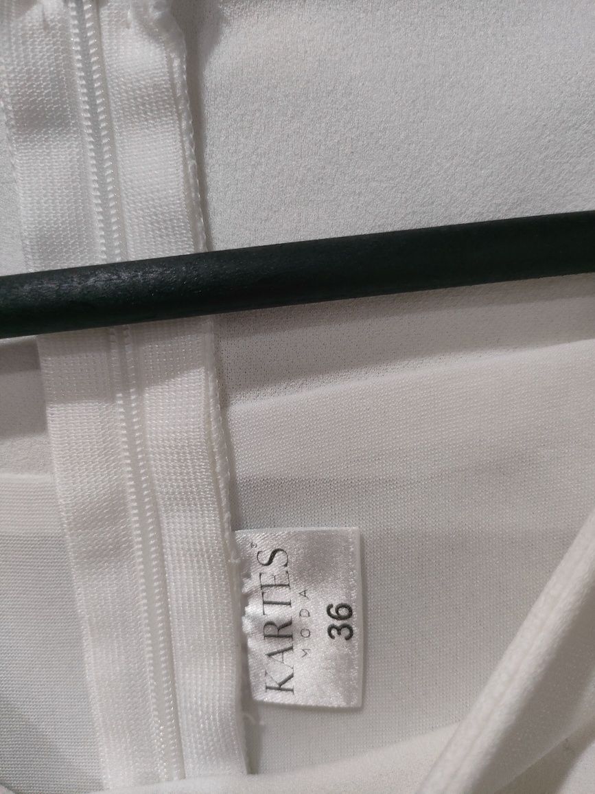 Sprzedam białą sukienkę firmy Kartes moda