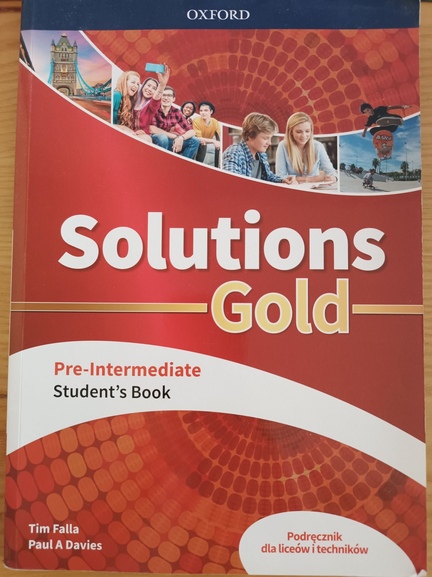 Zestaw Student's book+workbook Solutions Gold Pre-intermediate