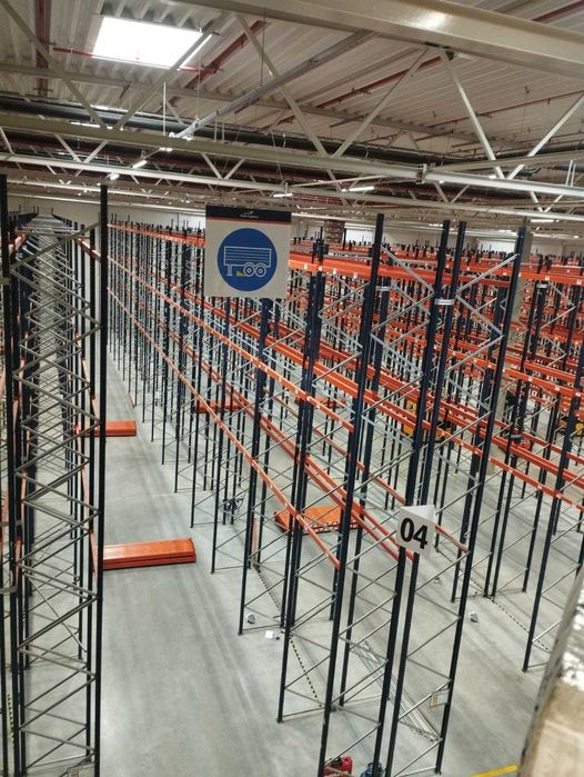 Regały magazynowe , wyposażenie magazynu