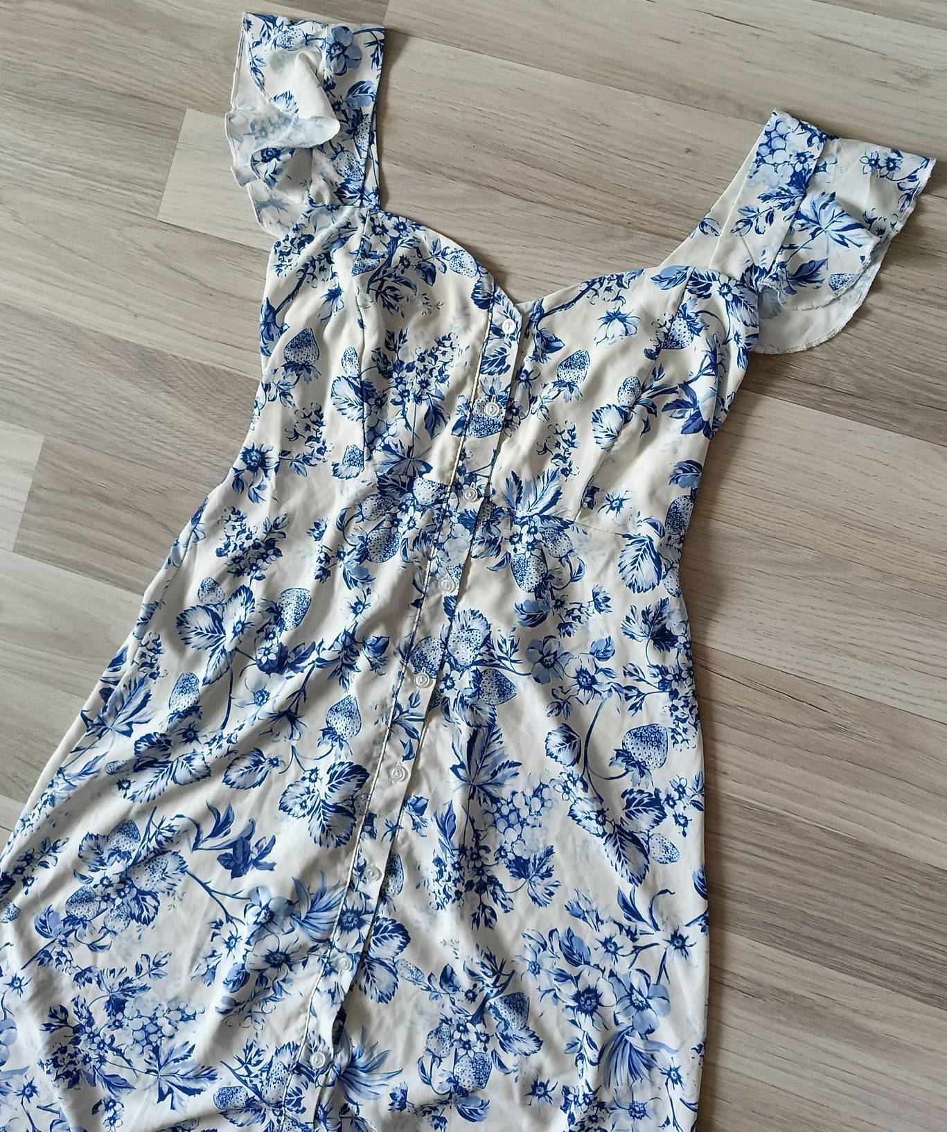 Dorothy Perkins letnia sukienka na ramiączkach biała w owoce kwiaty 40