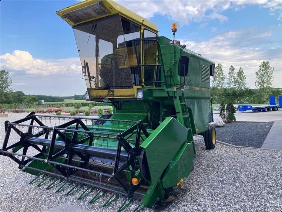 Комбайн John Deere 1042