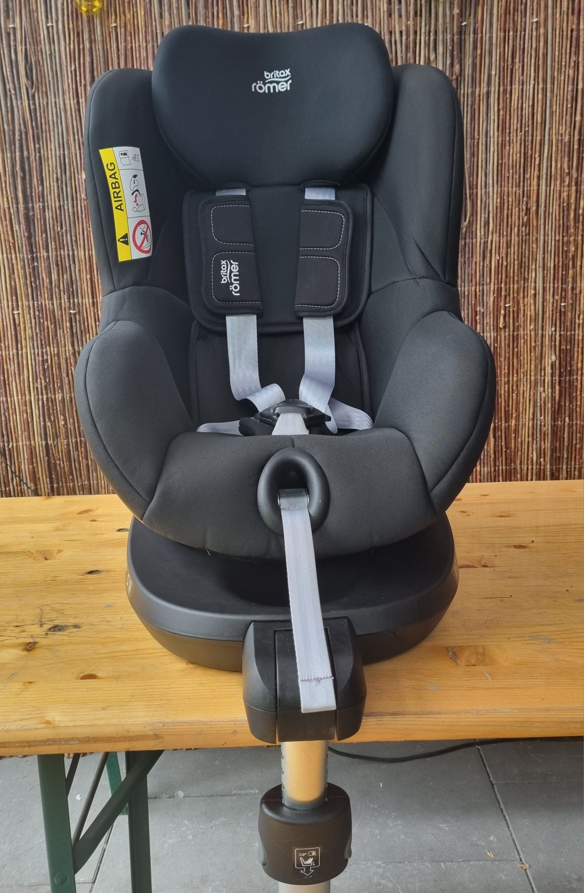 Fotelik samochodowy Britax Romer Dualfix2R Cosmos Black