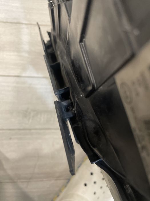 Фара пассат б6 ксенон ліва