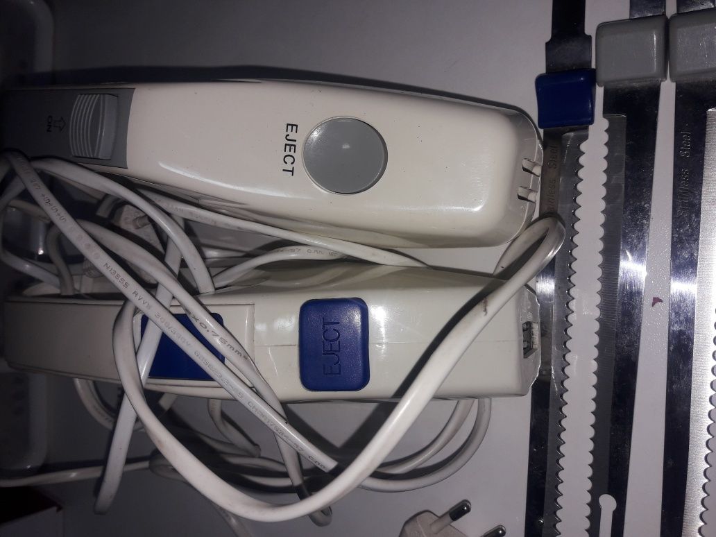 2 Facas elétricas como novas