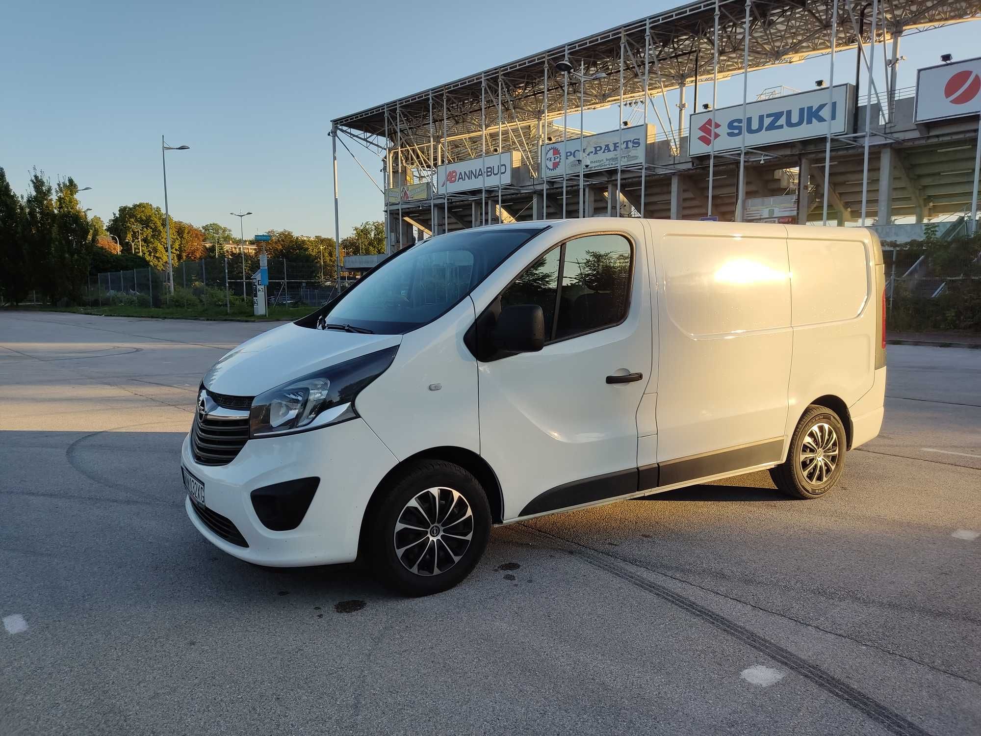 Opel Vivaro 1.6 Bi Turbo 120 KM 2016r. Klimatyzacja Nawigacja Pl Salon