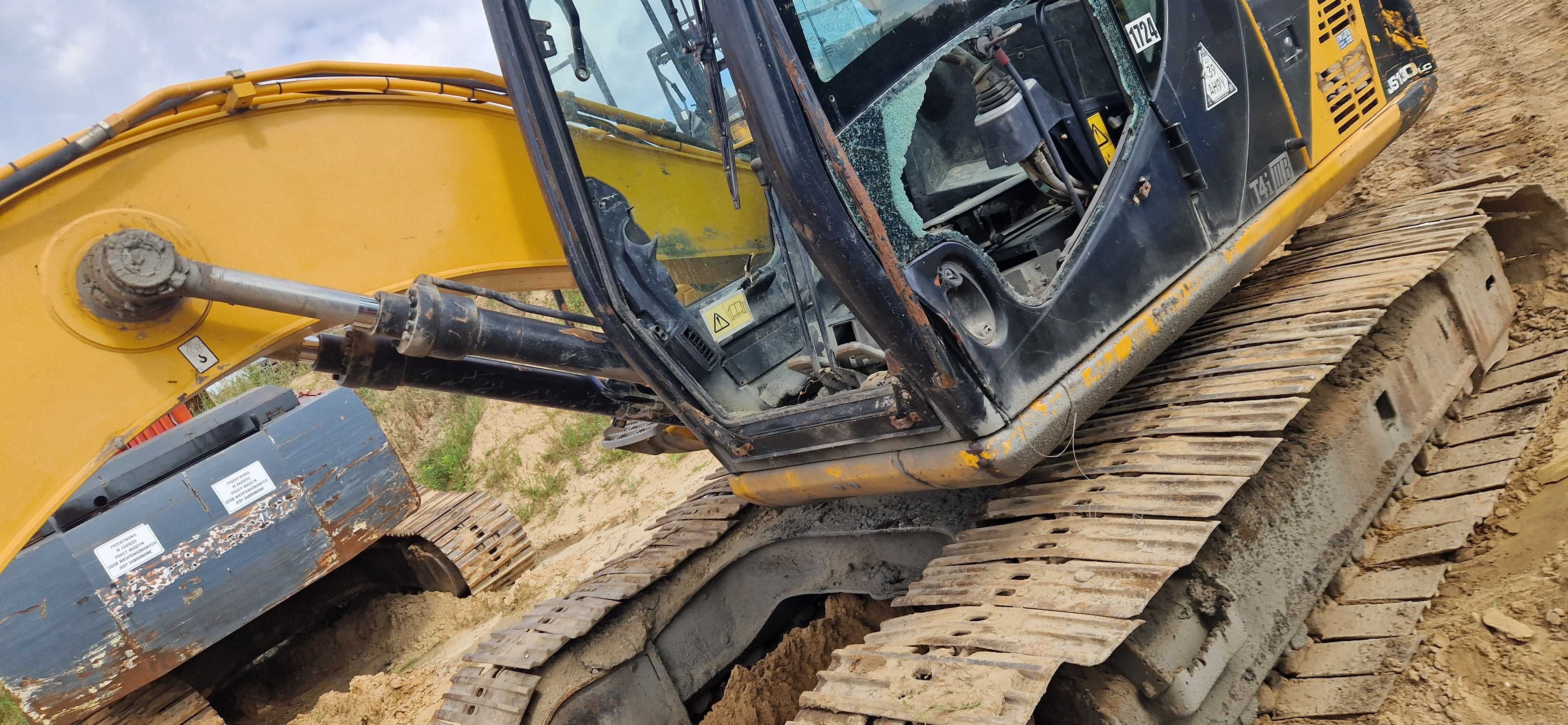 jcb js 130 silnik 444 TA4i-81 E1 z 2013r słupek