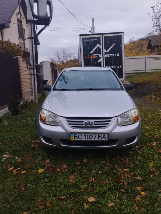 продам КІА в хорошому стані на повному ходу документи в порядку!