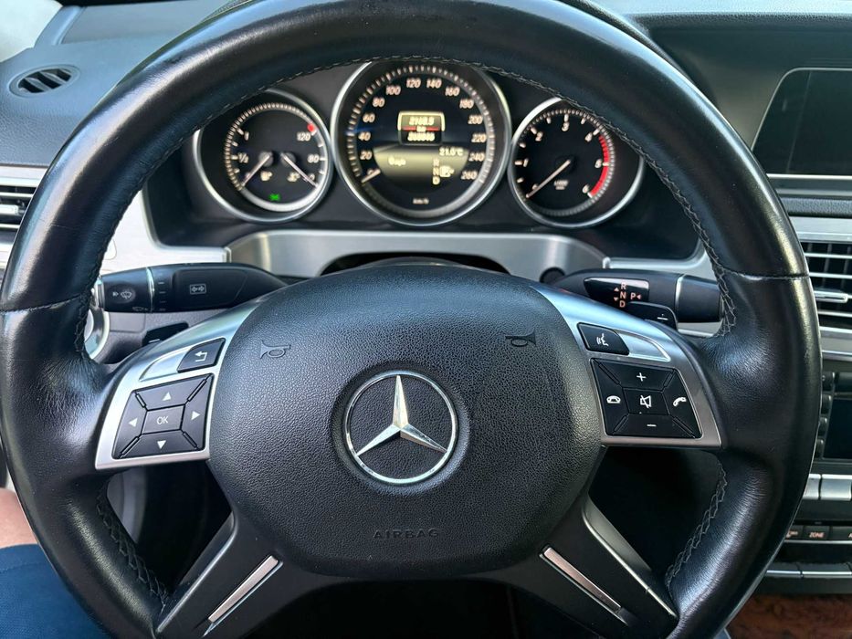 Продам Мерседес-Бенс Е220 CDI