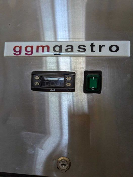 Холодильна шафа GGM Gastro KS700N