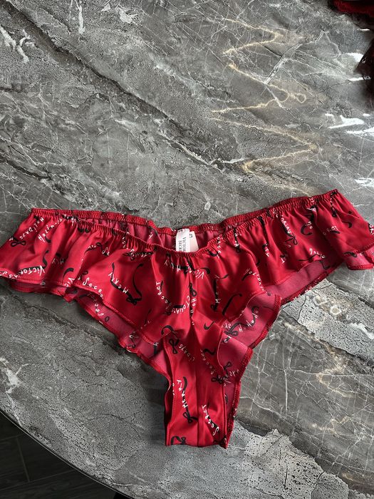 трусики бюст Victorias Secret