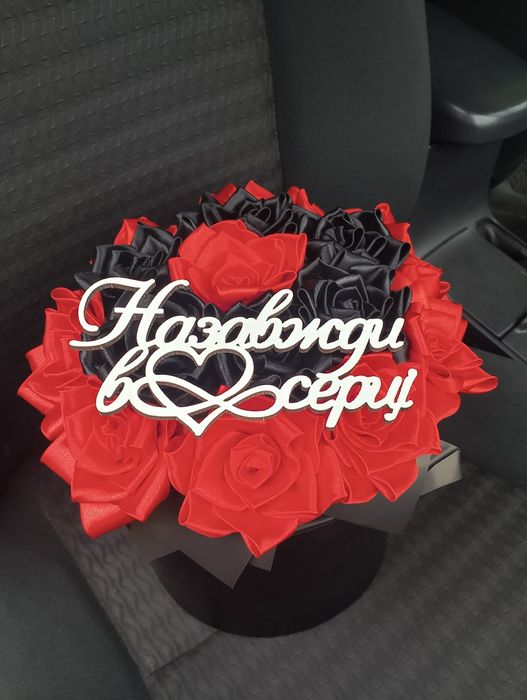 Атласні троянди у коробці. Квіти.продам