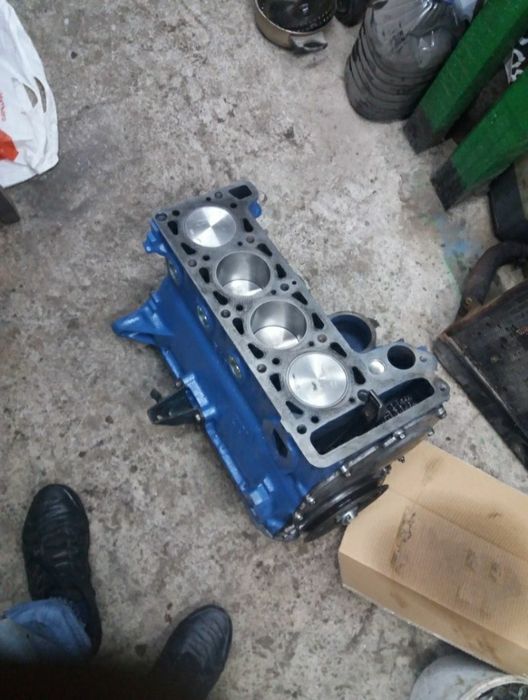 Ремонт двигателей, ходовой части, коробки передач.