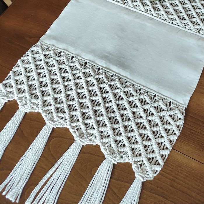 Bieżnik makrama handmade
