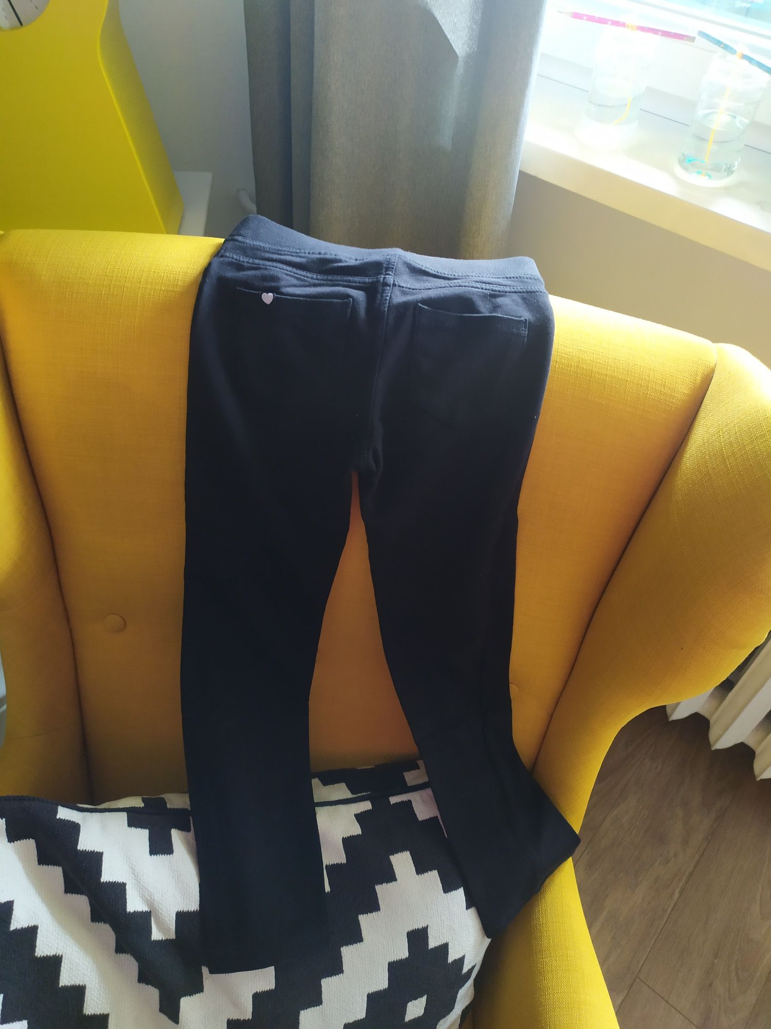 Legginsy r.128 H&M czarne