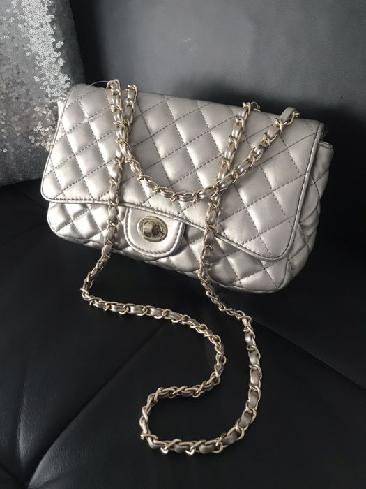 Bolsa/mala prateada NOVA