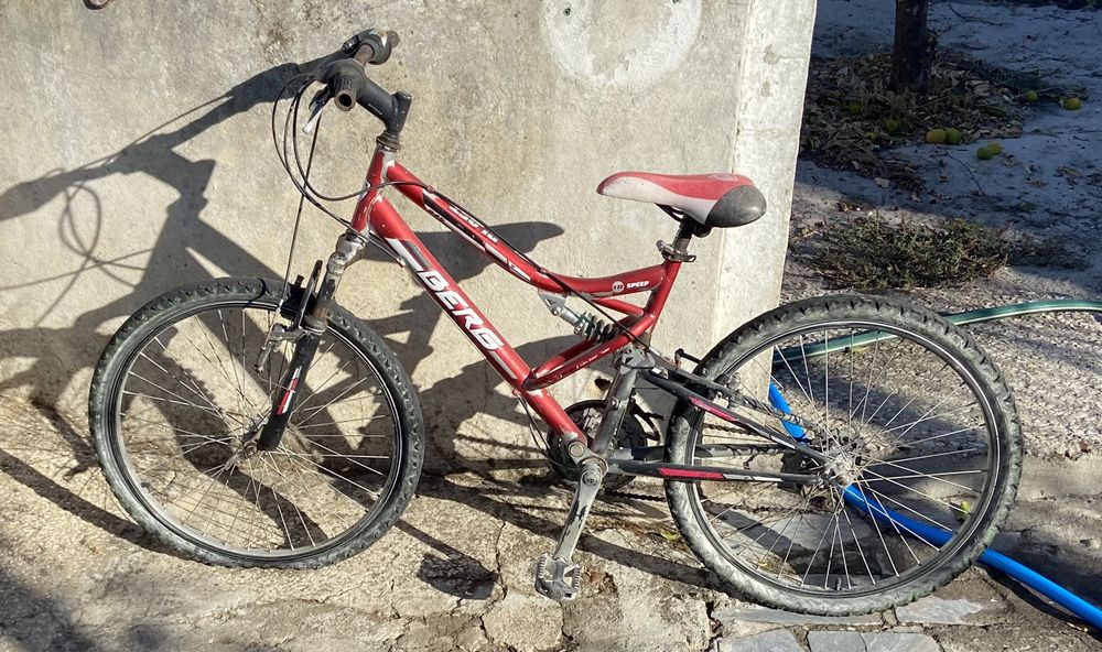 Vende se bicicleta