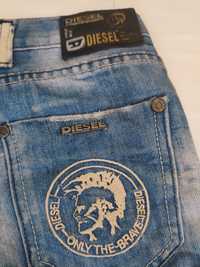 Продам джинсы Diesel,  р.152см/12 лет