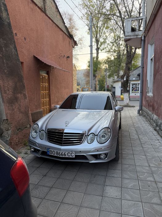 Mercedes-benz e-class 320