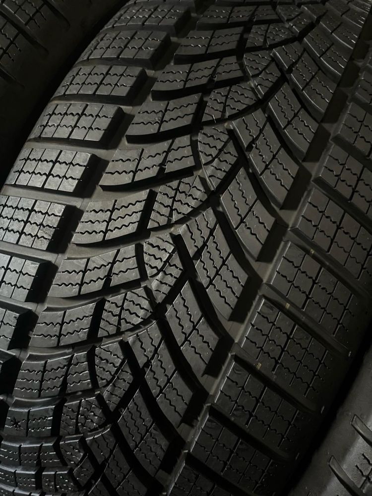 225/50/18 R18 Goodyear Ultra Grip Perfomance + 4шт зима