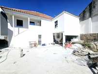 Moradia T3 - Totalmente Remodelada